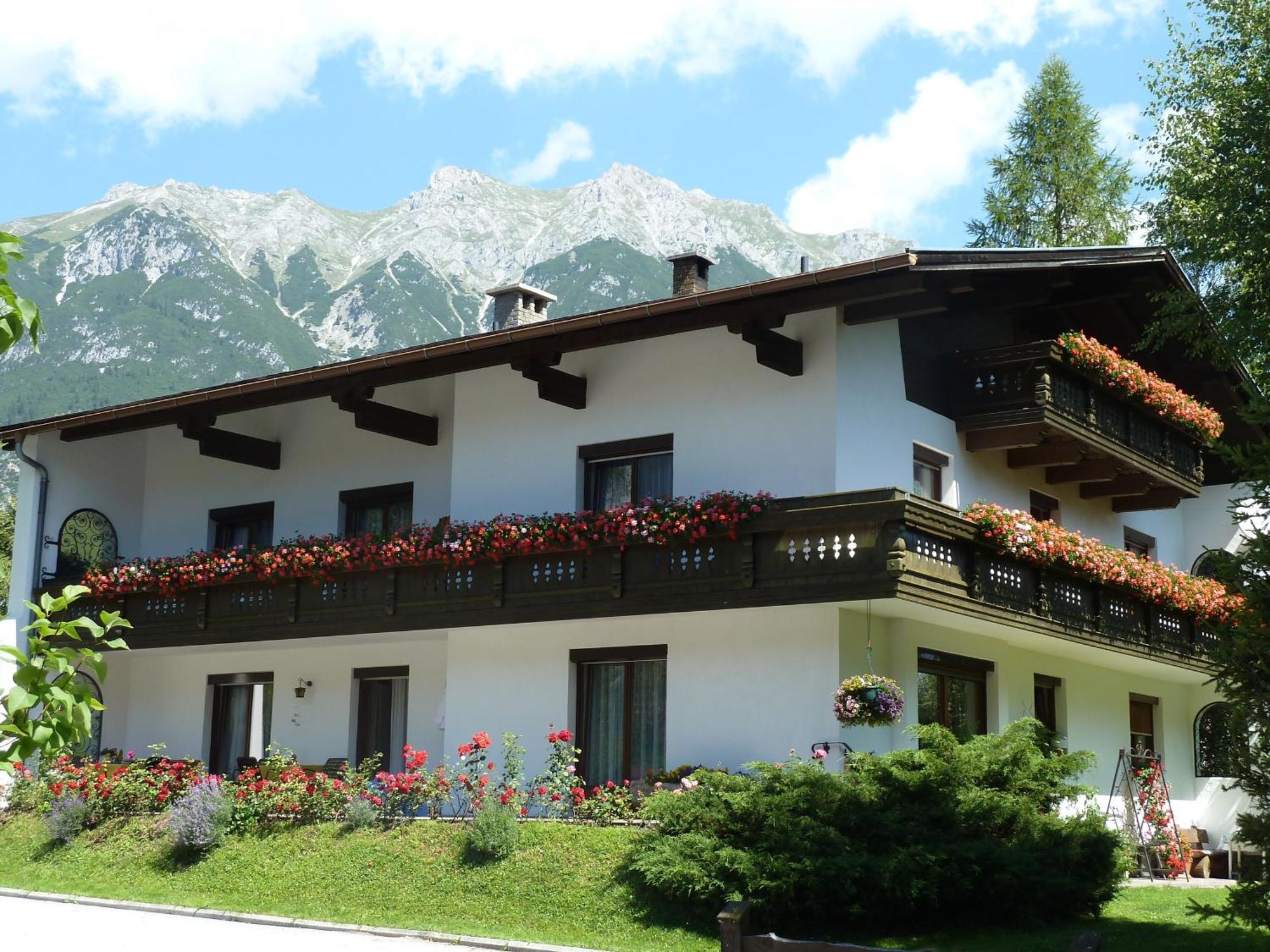 Pension Holzmann Leutasch Exterior photo